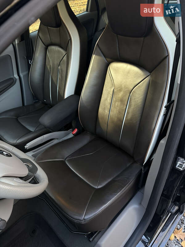 Хэтчбек Renault Zoe 2017 в Бродах фото 20 Хэтчбек Renault Zoe 2017 в Бродах