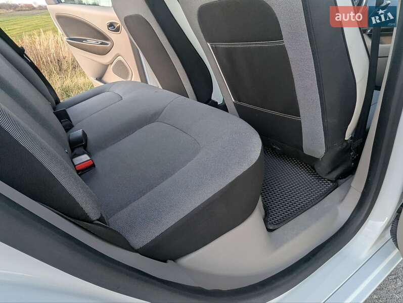 Хэтчбек Renault Zoe 2016 в Дрогобыче