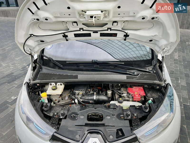 Хэтчбек Renault Zoe 2015 в Тернополе