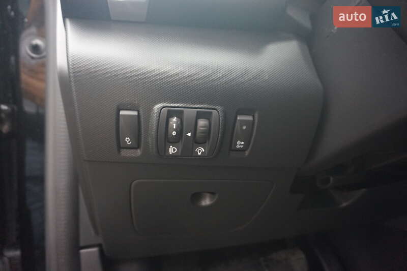 Хэтчбек Renault Zoe 2018 в Самборе фото 29 Хэтчбек Renault Zoe 2018 в Самборе