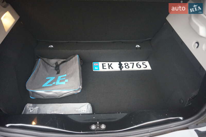 Хэтчбек Renault Zoe 2018 в Самборе фото 50 Хэтчбек Renault Zoe 2018 в Самборе