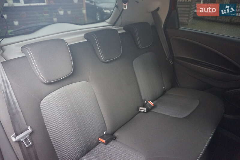 Хэтчбек Renault Zoe 2018 в Самборе фото 45 Хэтчбек Renault Zoe 2018 в Самборе