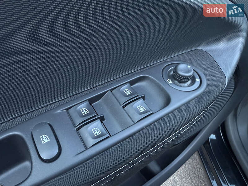 Хэтчбек Renault Zoe 2017 в Ужгороде