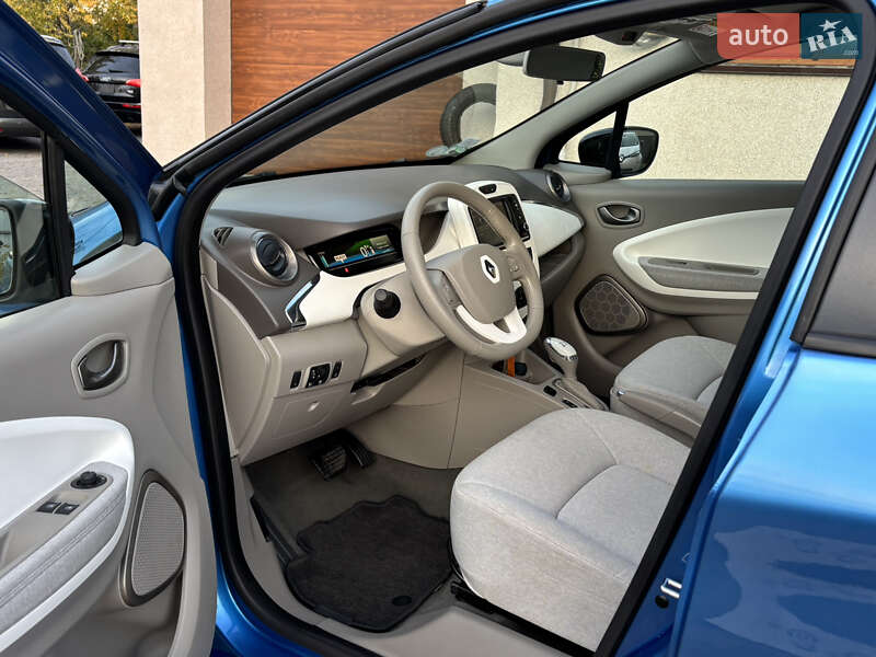 Хэтчбек Renault Zoe 2017 в Дубно