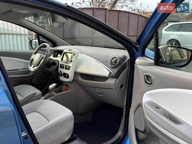 Хэтчбек Renault Zoe 2017 в Дубно