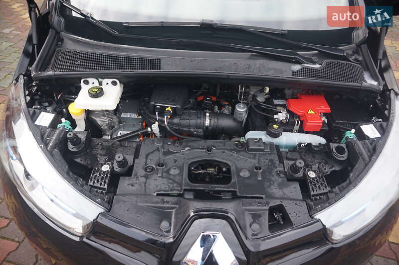 Хэтчбек Renault Zoe 2016 в Самборе