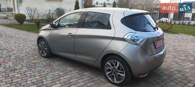 Хэтчбек Renault Zoe 2015 в Городке