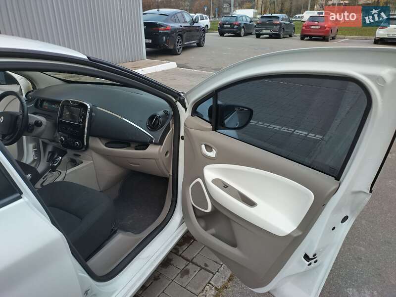 Хэтчбек Renault Zoe 2017 в Киеве фото 15 Хэтчбек Renault Zoe 2017 в Киеве