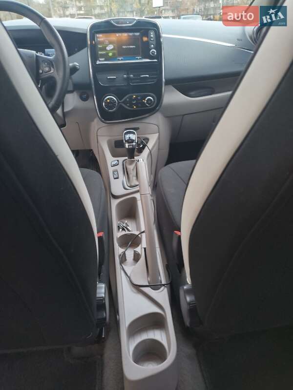 Хэтчбек Renault Zoe 2017 в Киеве фото 18 Хэтчбек Renault Zoe 2017 в Киеве