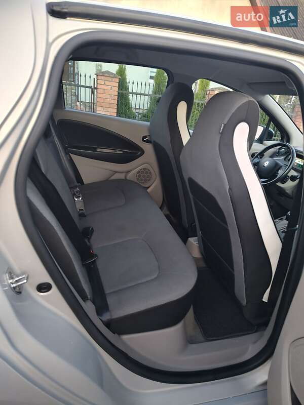 Хэтчбек Renault Zoe 2015 в Дубно фото 11 Хэтчбек Renault Zoe 2015 в Дубно