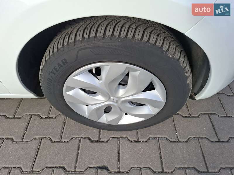 Хэтчбек Renault Zoe 2017 в Луцке фото 16 Хэтчбек Renault Zoe 2017 в Луцке