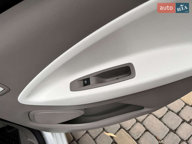 Хэтчбек Renault Zoe 2013 в Виннице