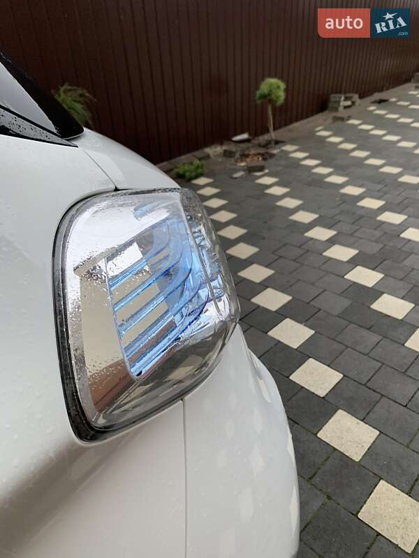 Хетчбек Renault Zoe 2015 в Золочеві фото 4 Хетчбек Renault Zoe 2015 в Золочеві