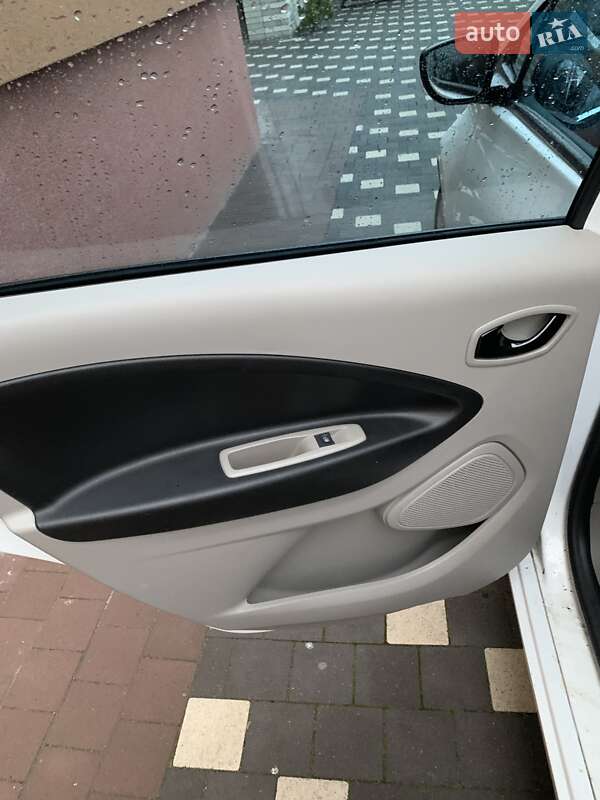Хетчбек Renault Zoe 2015 в Золочеві фото 21 Хетчбек Renault Zoe 2015 в Золочеві