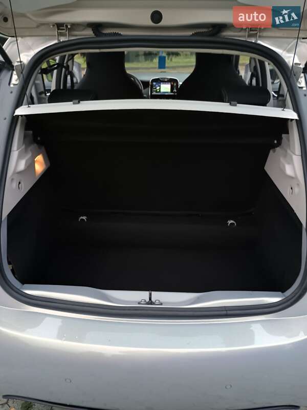 Хэтчбек Renault Zoe 2018 в Дубно