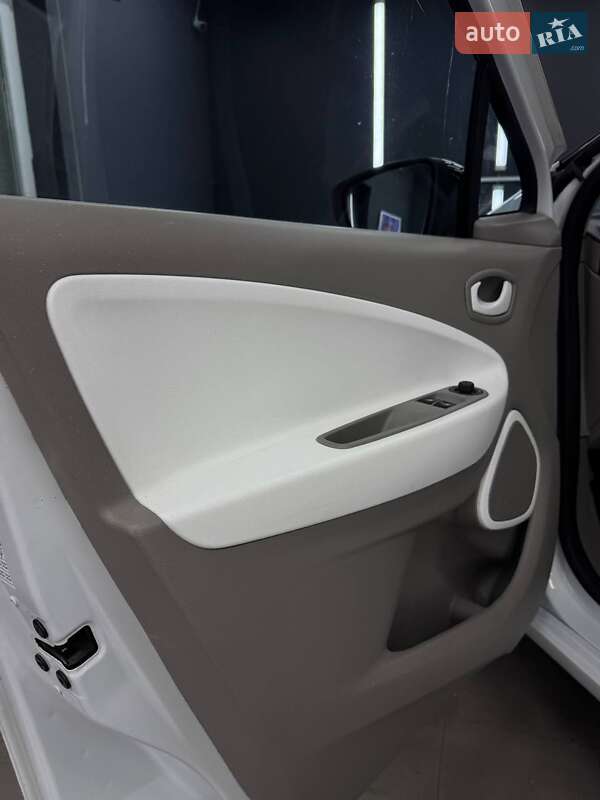 Хэтчбек Renault Zoe 2015 в Коломые фото 16 Хэтчбек Renault Zoe 2015 в Коломые