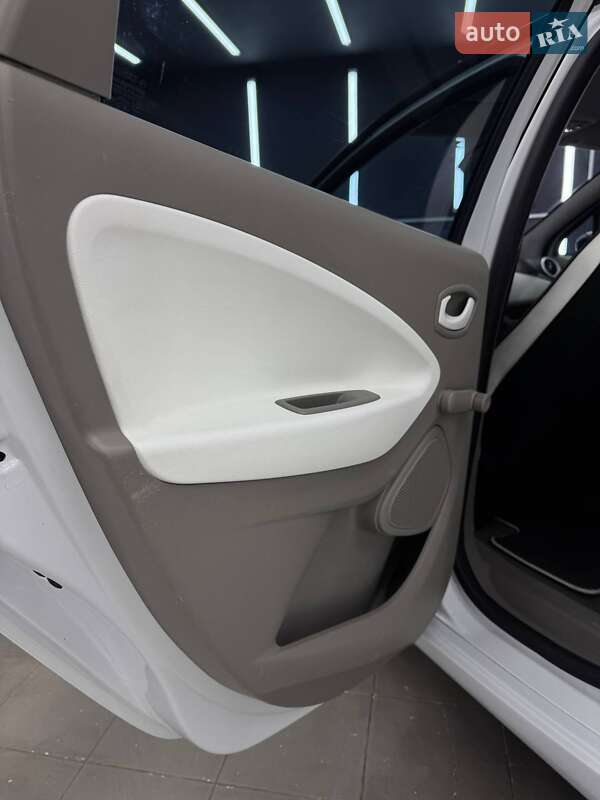 Хэтчбек Renault Zoe 2015 в Коломые фото 18 Хэтчбек Renault Zoe 2015 в Коломые