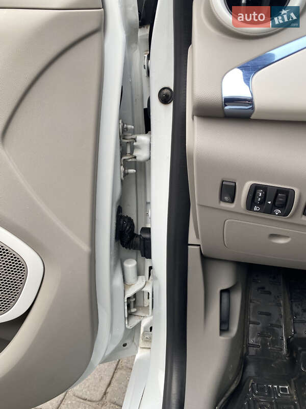 Хэтчбек Renault Zoe 2013 в Тернополе фото 15 Хэтчбек Renault Zoe 2013 в Тернополе