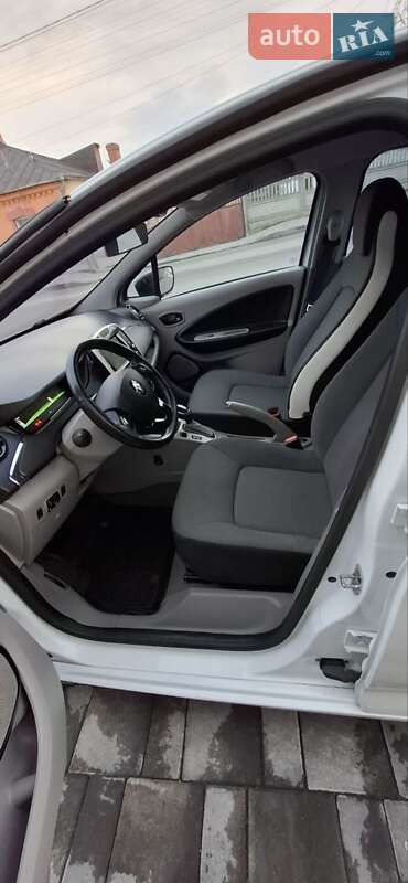 Хэтчбек Renault Zoe 2015 в Остроге