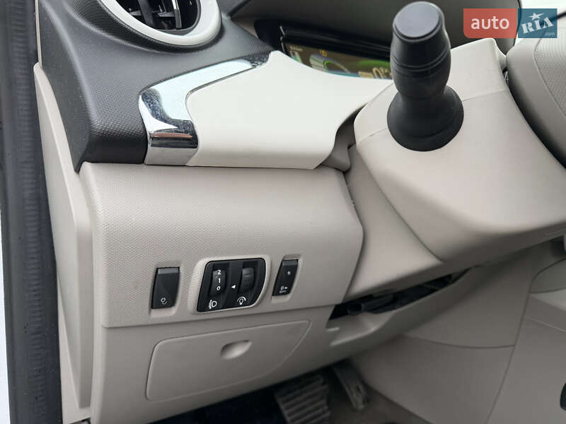 Хэтчбек Renault Zoe 2016 в Луцке фото 10 Хэтчбек Renault Zoe 2016 в Луцке