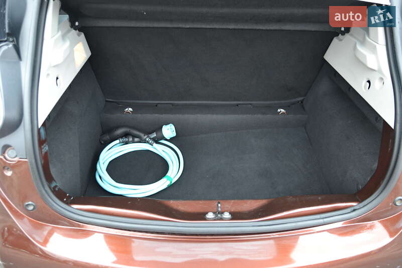 Хэтчбек Renault Zoe 2015 в Луцке фото 20 Хэтчбек Renault Zoe 2015 в Луцке