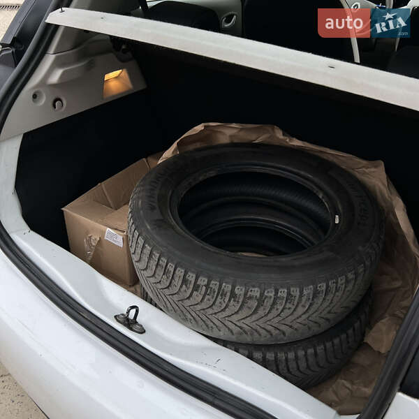 Хетчбек Renault Zoe 2019 в Ужгороді фото 16 Хетчбек Renault Zoe 2019 в Ужгороді