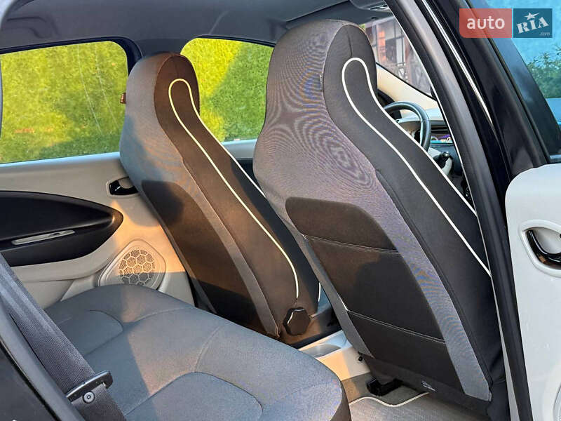 Хетчбек Renault Zoe 2014 в Стрию фото 36 Хетчбек Renault Zoe 2014 в Стрию