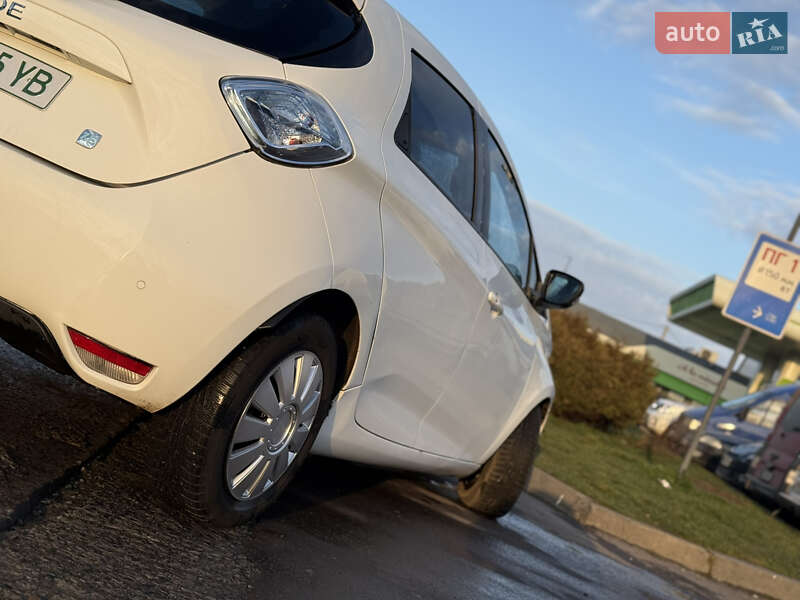 Хэтчбек Renault Zoe 2014 в Стрые фото 15 Хэтчбек Renault Zoe 2014 в Стрые