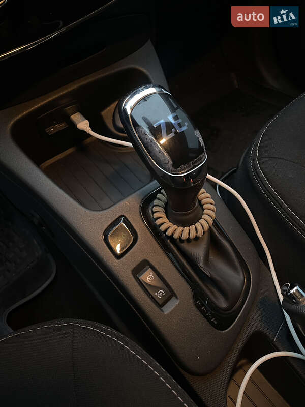 Хэтчбек Renault Zoe 2017 в Новоукраинке фото 29 Хэтчбек Renault Zoe 2017 в Новоукраинке