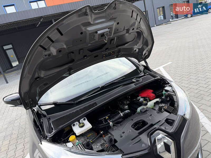 Хэтчбек Renault Zoe 2018 в Дубно