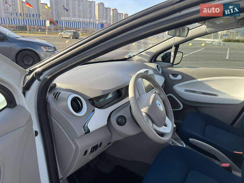 Хэтчбек Renault Zoe 2014 в Киеве фото 47 Хэтчбек Renault Zoe 2014 в Киеве