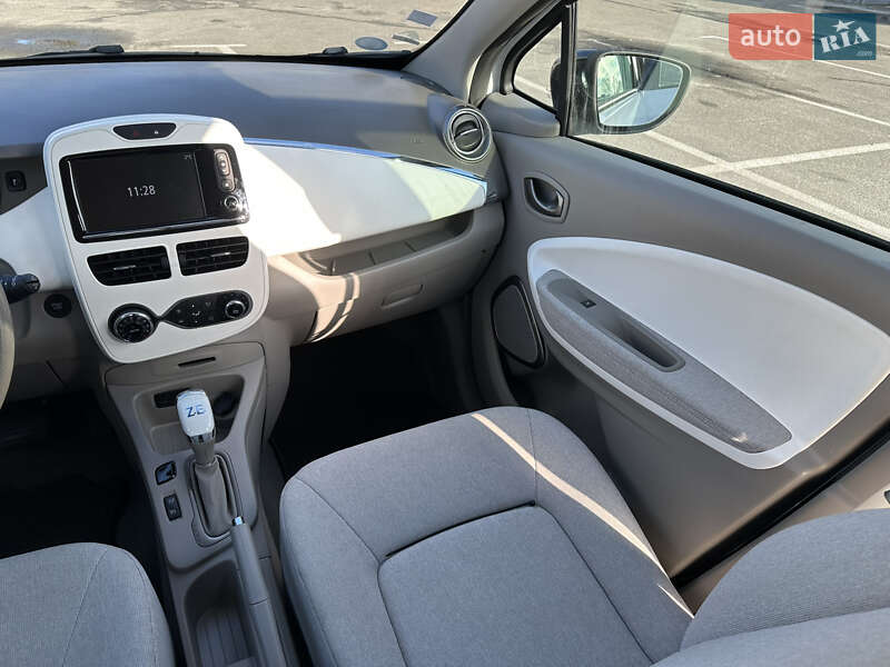 Хэтчбек Renault Zoe 2019 в Киеве фото 12 Хэтчбек Renault Zoe 2019 в Киеве