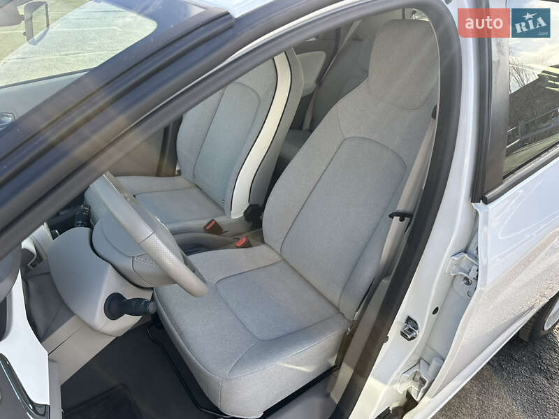 Хэтчбек Renault Zoe 2019 в Киеве фото 16 Хэтчбек Renault Zoe 2019 в Киеве