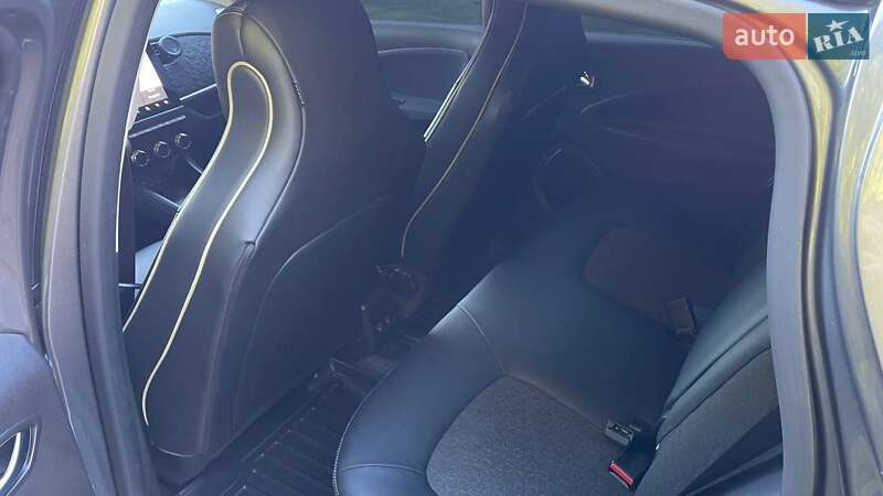 Хэтчбек Renault Zoe 2023 в Киеве фото 22 Хэтчбек Renault Zoe 2023 в Киеве