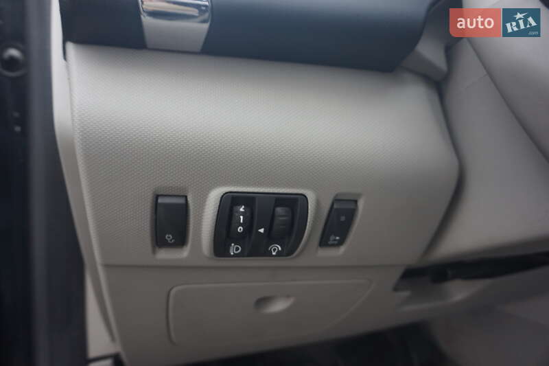 Хэтчбек Renault Zoe 2015 в Самборе фото 28 Хэтчбек Renault Zoe 2015 в Самборе