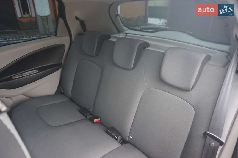 Хэтчбек Renault Zoe 2015 в Самборе фото 46 Хэтчбек Renault Zoe 2015 в Самборе