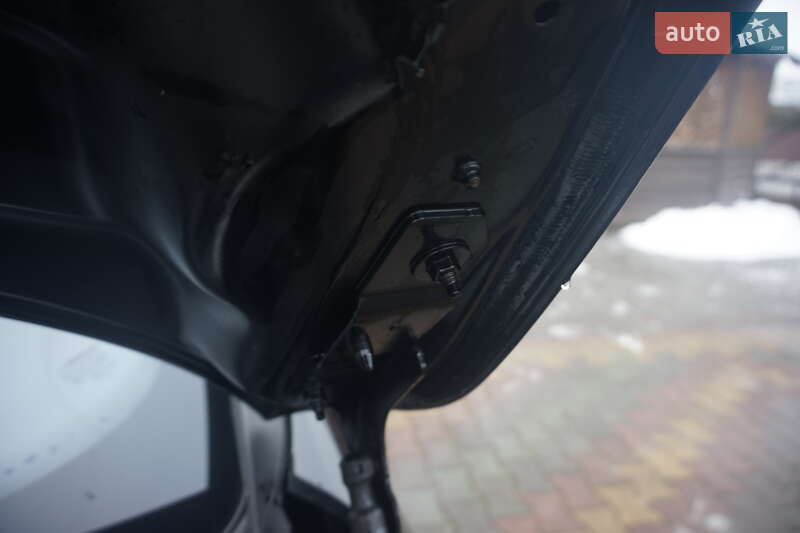 Хэтчбек Renault Zoe 2015 в Самборе фото 52 Хэтчбек Renault Zoe 2015 в Самборе