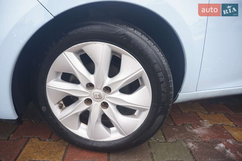 Хэтчбек Renault Zoe 2015 в Самборе фото 53 Хэтчбек Renault Zoe 2015 в Самборе