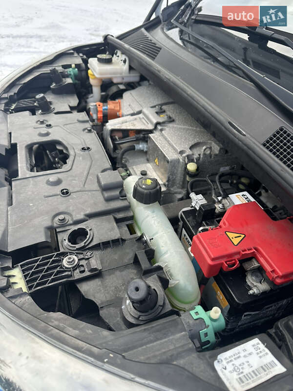 Хэтчбек Renault Zoe 2013 в Дубно