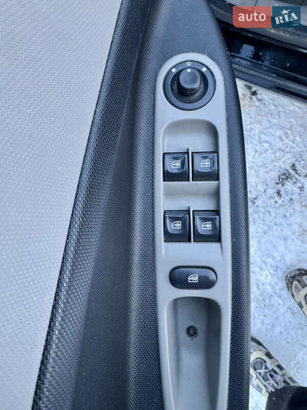 Хэтчбек Renault Zoe 2014 в Луцке