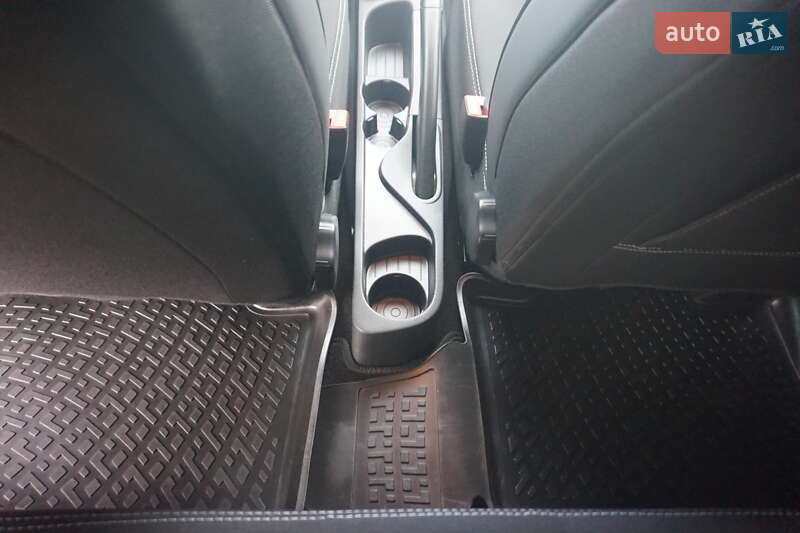 Хэтчбек Renault Zoe 2018 в Самборе фото 51 Хэтчбек Renault Zoe 2018 в Самборе