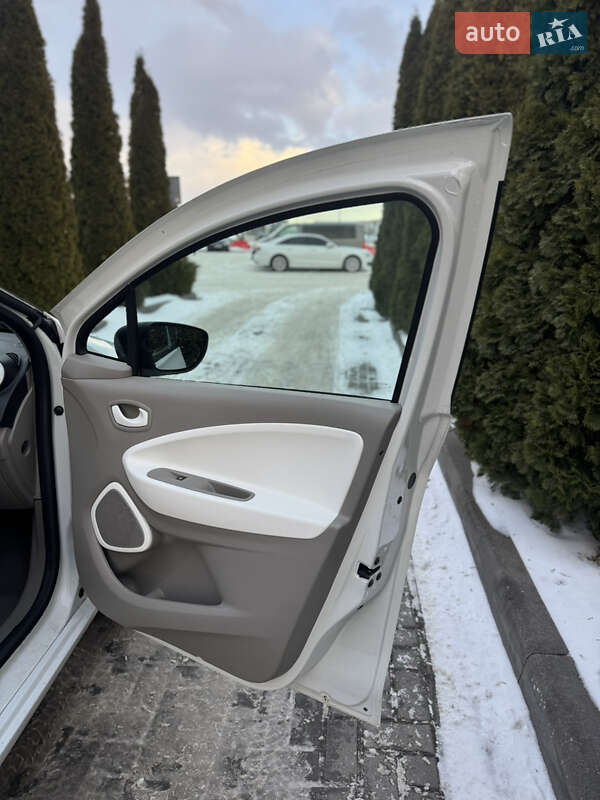 Хэтчбек Renault Zoe 2017 в Городке