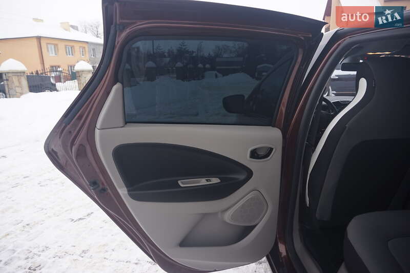 Хэтчбек Renault Zoe 2015 в Самборе