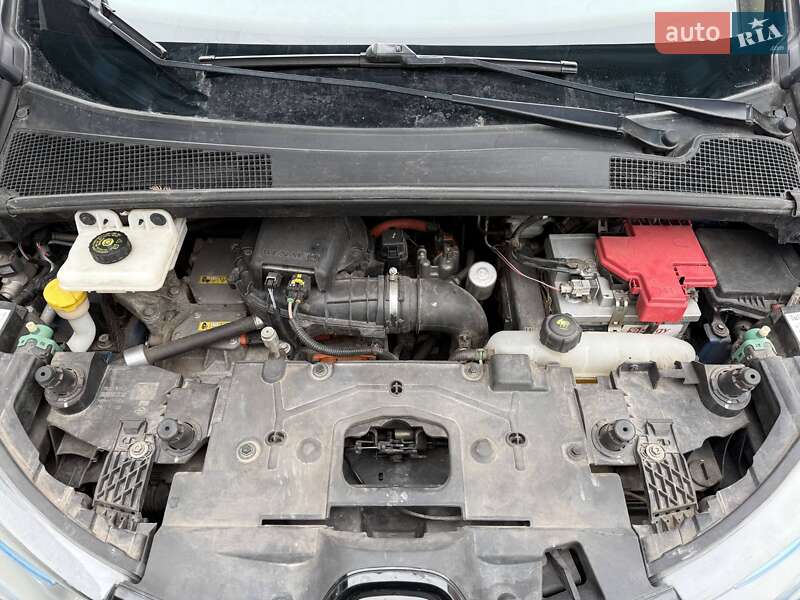 Хэтчбек Renault Zoe 2016 в Ровно фото 25 Хэтчбек Renault Zoe 2016 в Ровно