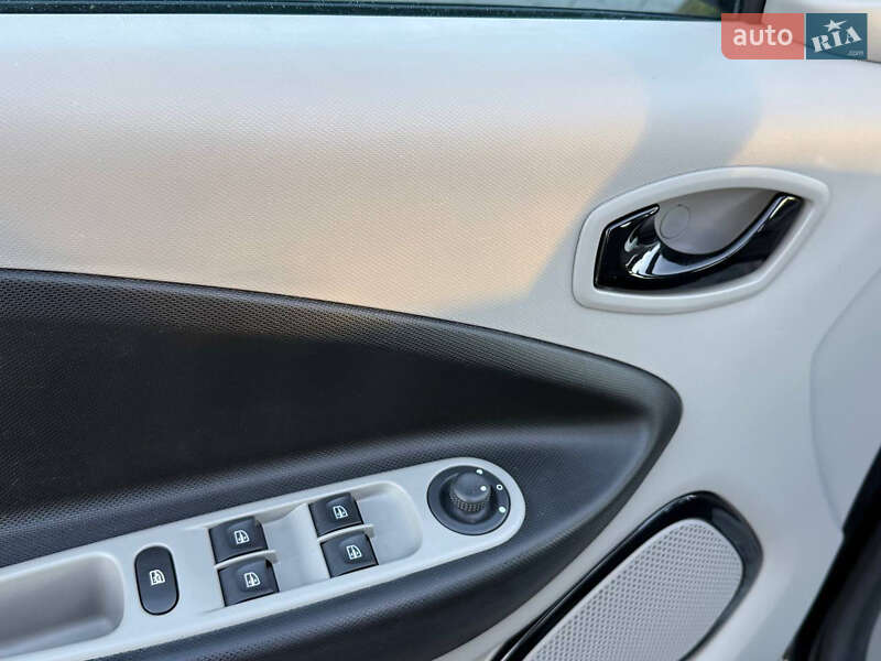 Хэтчбек Renault Zoe 2014 в Стрые фото 45 Хэтчбек Renault Zoe 2014 в Стрые