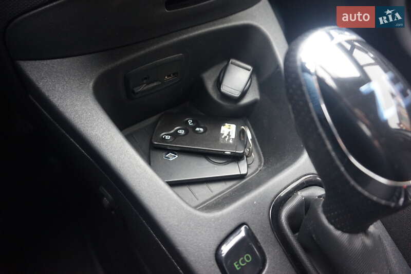 Хэтчбек Renault Zoe 2018 в Самборе