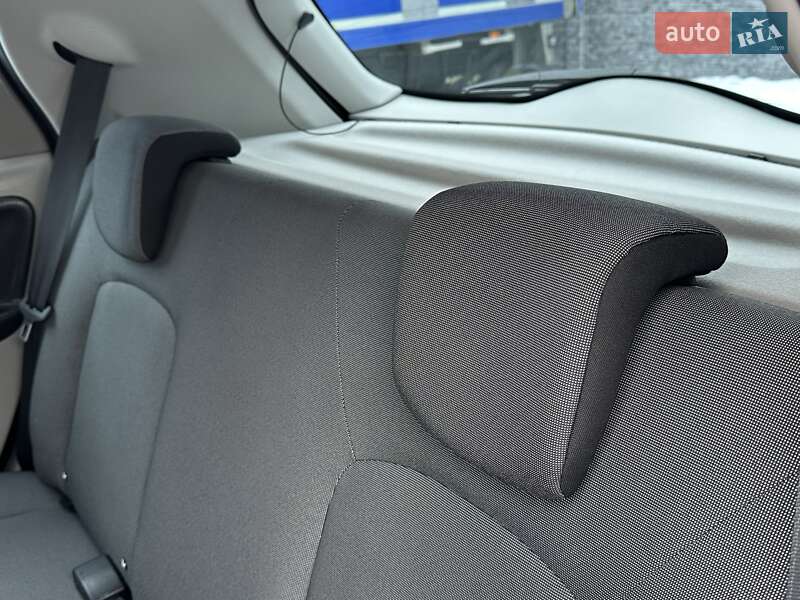 Хэтчбек Renault Zoe 2014 в Ровно фото 86 Хэтчбек Renault Zoe 2014 в Ровно