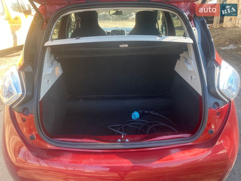 Хэтчбек Renault Zoe 2017 в Дубно