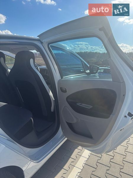 Хэтчбек Renault Zoe 2016 в Хмельницком