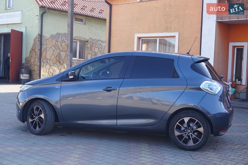Хэтчбек Renault Zoe 2018 в Самборе